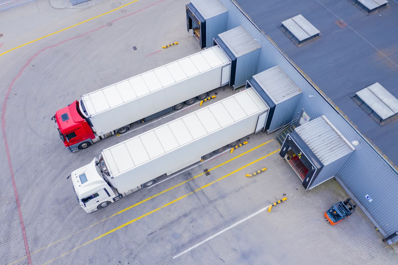 //phoenixdispatching.com/wp-content/uploads/2024/08/reefers-dispatching-1.jpg